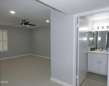 18413 N Welk Drive - Photo Thumbnail 2