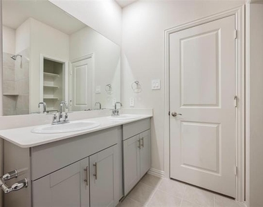 3909 Mountain Creek Drive - Photo Thumbnail 20