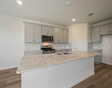 3909 Mountain Creek Drive - Photo Thumbnail 8