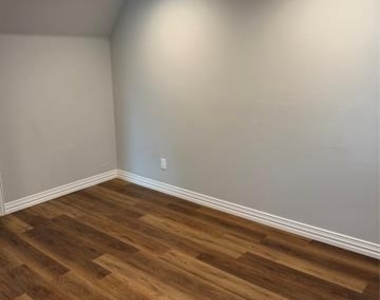 106 W Hull Street - Photo Thumbnail 5