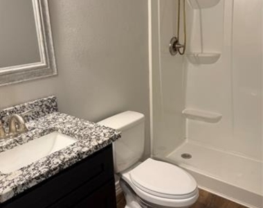 106 W Hull Street - Photo Thumbnail 7