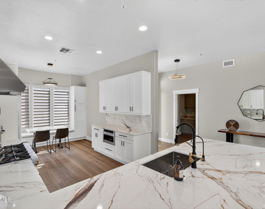7700 E Princess Drive - Photo Thumbnail 4