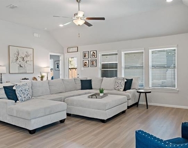 1517 Sweetwater Way - Photo Thumbnail 4