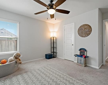 1517 Sweetwater Way - Photo Thumbnail 20