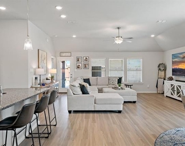 1517 Sweetwater Way - Photo Thumbnail 3