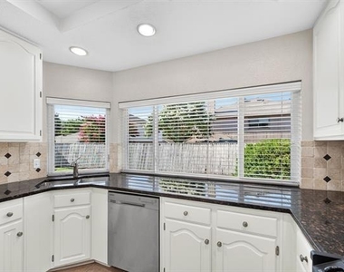 5806 Smoke Glass Trail - Photo Thumbnail 8