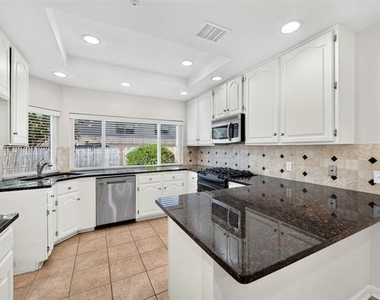 5806 Smoke Glass Trail - Photo Thumbnail 5