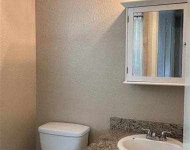 2310 Dartmouth Drive - Photo Thumbnail 11