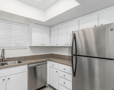 1826 N 51st Street - Photo Thumbnail 6
