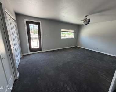 4930 N 42nd Way - Photo Thumbnail 18