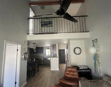 4930 N 42nd Way - Photo Thumbnail 2
