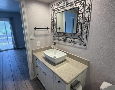 4930 N 42nd Way - Photo Thumbnail 14