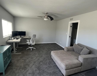 4930 N 42nd Way - Photo Thumbnail 10
