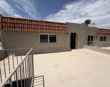 4930 N 42nd Way - Photo Thumbnail 32