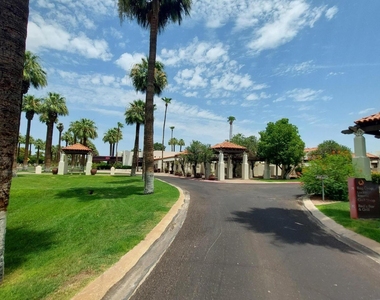 240 S Old Litchfield Road - Photo Thumbnail 41