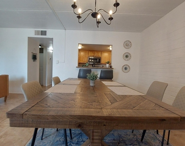 240 S Old Litchfield Road - Photo Thumbnail 12