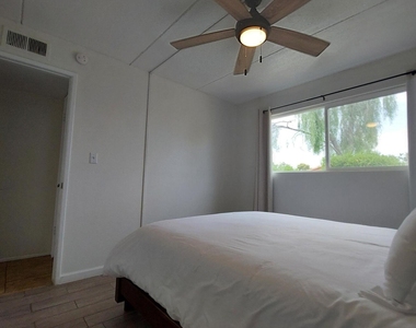 240 S Old Litchfield Road - Photo Thumbnail 28