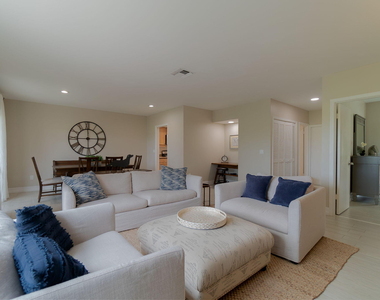 11355 Pond View Drive - Photo Thumbnail 7