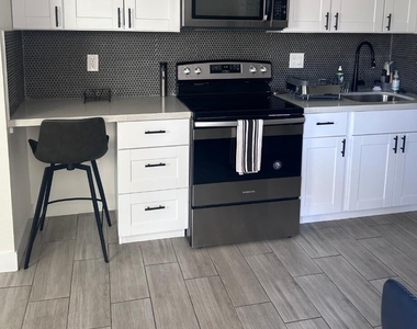 2114 W San Juan Avenue - Photo Thumbnail 1