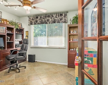 2319 E Loma Vista Drive - Photo Thumbnail 4