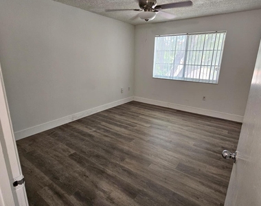 12148 St. Andrews Place - Photo Thumbnail 5