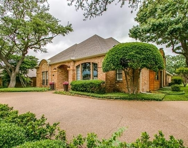 1325 Shamrock Lane - Photo Thumbnail 2