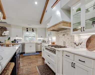 1325 Shamrock Lane - Photo Thumbnail 17