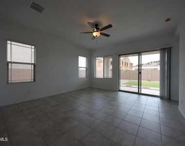 7683 W Smoketree Drive - Photo Thumbnail 6
