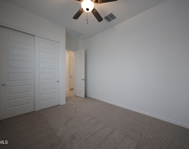 7683 W Smoketree Drive - Photo Thumbnail 12