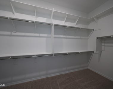 7683 W Smoketree Drive - Photo Thumbnail 10