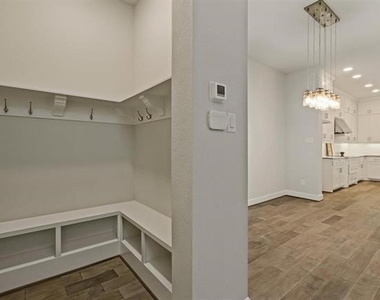6305 Smithwick - Photo Thumbnail 6