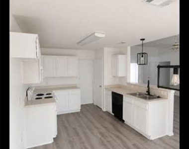 3115 Creek Hollow Drive - Photo Thumbnail 3