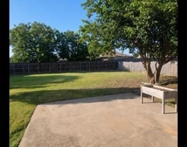 3115 Creek Hollow Drive - Photo Thumbnail 11