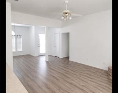 3115 Creek Hollow Drive - Photo Thumbnail 2