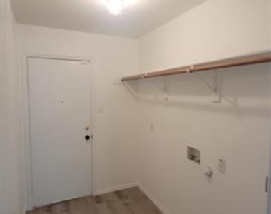 3115 Creek Hollow Drive - Photo Thumbnail 9