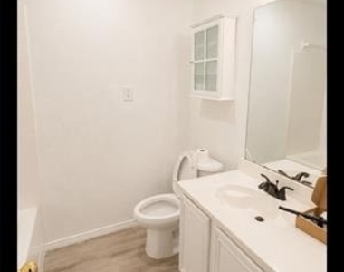 3115 Creek Hollow Drive - Photo Thumbnail 8