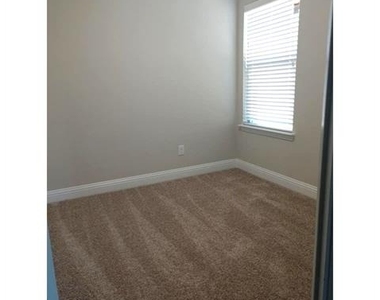 1426 Warringwood Drive - Photo Thumbnail 4