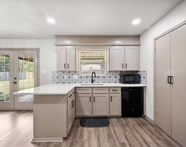 3008 Lafayette Street - Photo Thumbnail 10