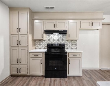 3008 Lafayette Street - Photo Thumbnail 11