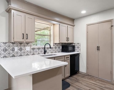 3008 Lafayette Street - Photo Thumbnail 9