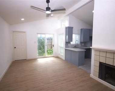2916 Harbinger Lane - Photo Thumbnail 4
