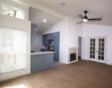 2916 Harbinger Lane - Photo Thumbnail 16