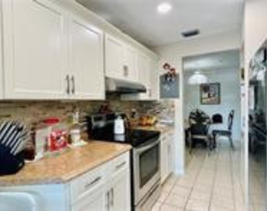 2800 Riverside Drive - Photo Thumbnail 3