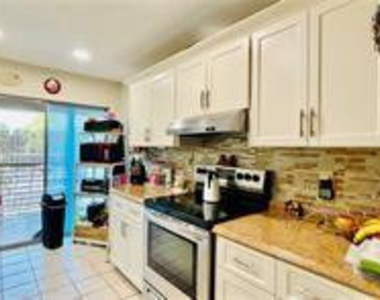 2800 Riverside Drive - Photo Thumbnail 2