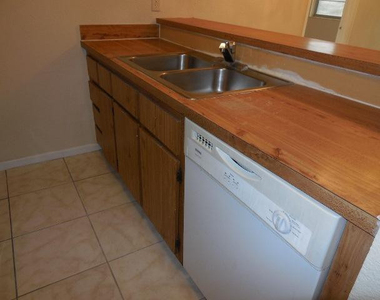 8393 Royal Palm Boulevard - Photo Thumbnail 5