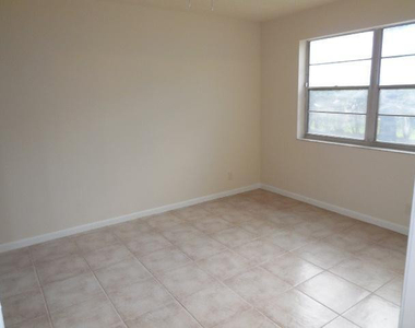 8393 Royal Palm Boulevard - Photo Thumbnail 7