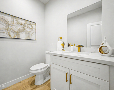 2601 E Clarendon Avenue - Photo Thumbnail 23