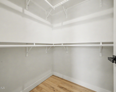 2601 E Clarendon Avenue - Photo Thumbnail 20