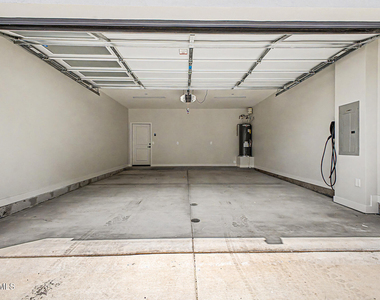 2601 E Clarendon Avenue - Photo Thumbnail 31