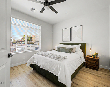 2601 E Clarendon Avenue - Photo Thumbnail 21